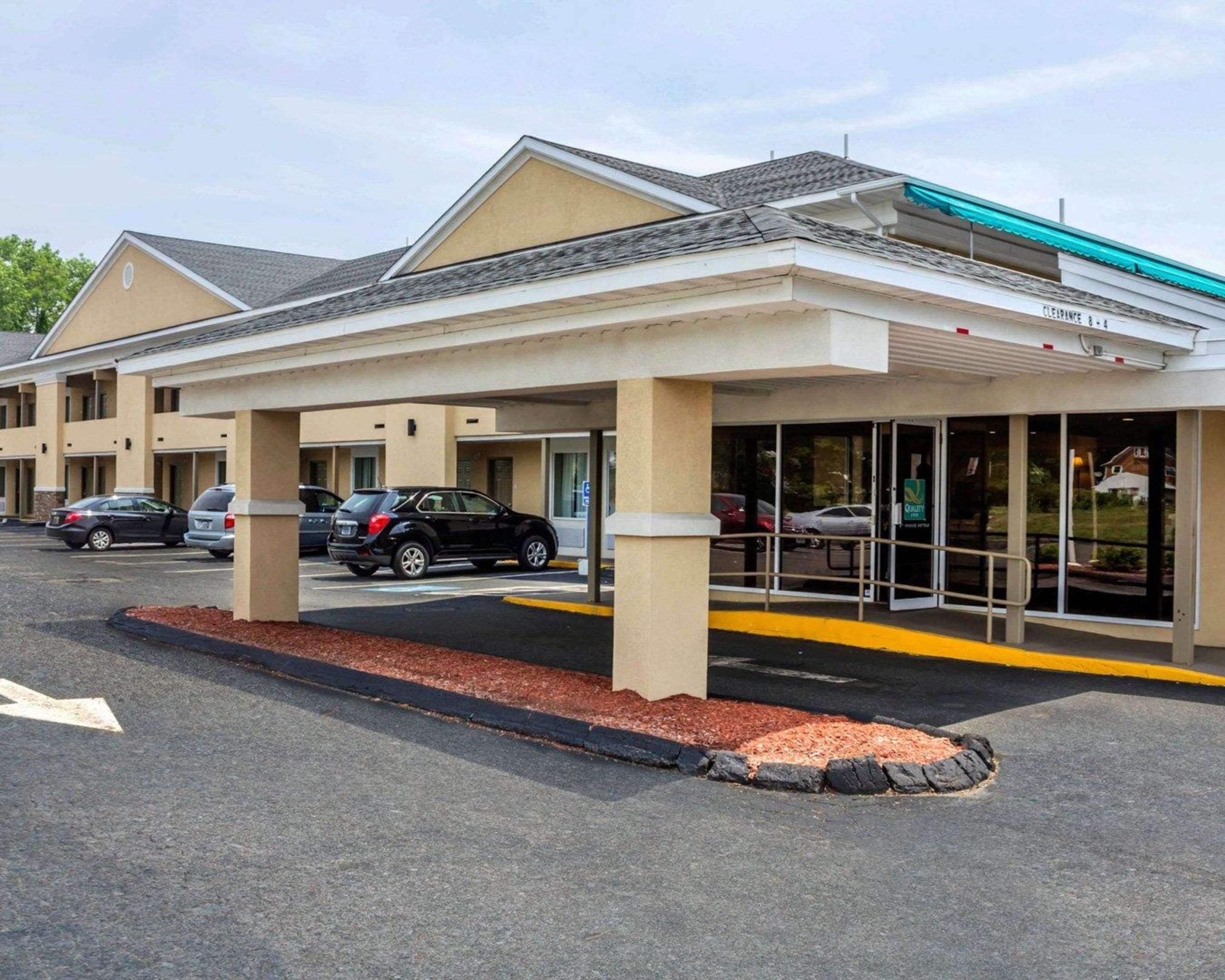 Quality Inn Waterbury Exterior foto